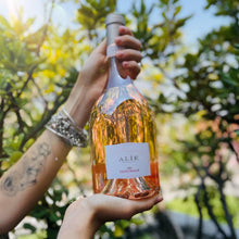 Carica l'immagine nel visualizzatore di Gallery, ALIE ROSE' AMMIRAGLIA 2024 BOX DA “6 BOTTIGLIE E 4 CALICI"