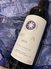 Carica l'immagine nel visualizzatore di Gallery, SASSICAIA 2019 CASSA IN LEGNO DA 6 BOTTIGLIE