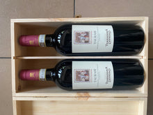 Carica l'immagine nel visualizzatore di Gallery, TAURASI D.O.C.G “FATICA CONTADINA” 2015 COFANETTO IN LEGNO DA 2 BOTTIGLIE
